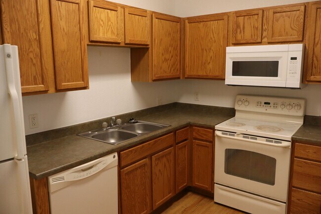 Building Photo - Convenient Fort Collins Location – Updated...