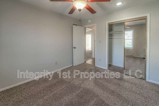 Building Photo - 8635 N Hull Ave