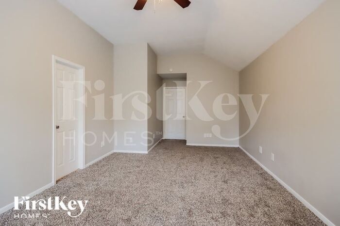 Building Photo - 18811 Singing Woods Dr