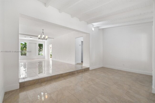Building Photo - 10845 Peachtree Dr