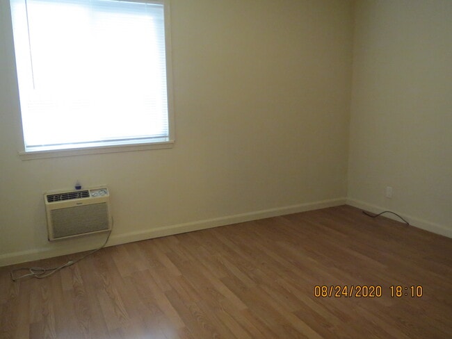 Building Photo - 2893 Alma St