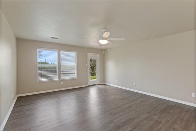 Building Photo - 1005 Live Oak Dr