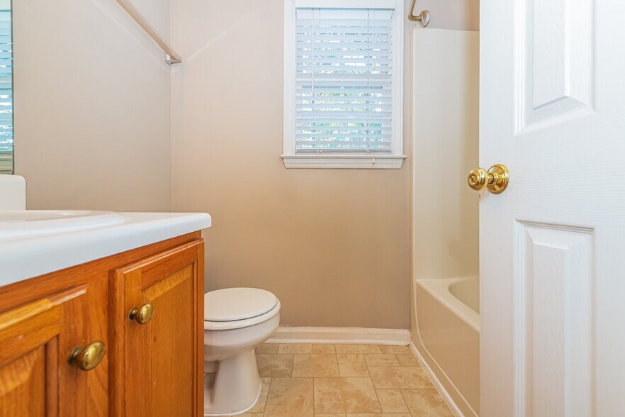Building Photo - 1405 E Stonemason Dr