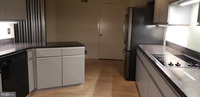 Building Photo - 8002 Grand Teton Dr