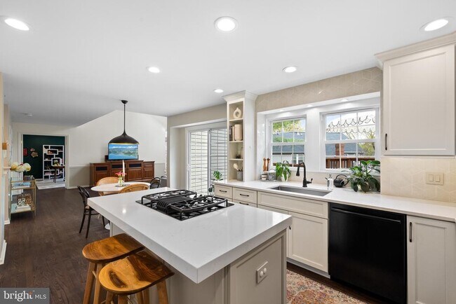 Building Photo - 46568 Hampshire Station Dr