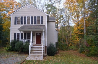 Building Photo - 4000 Oakleaf Rd