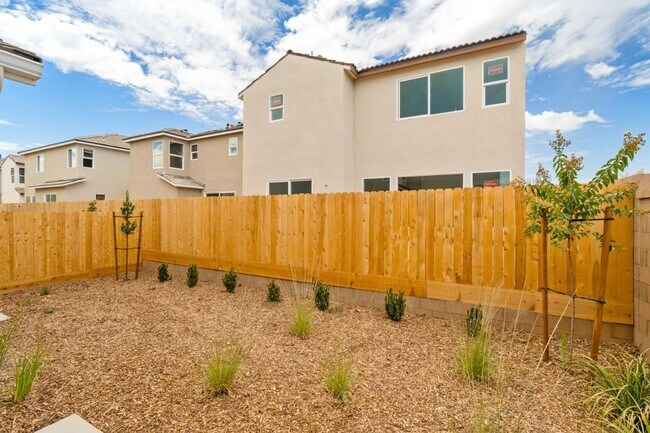 Building Photo - Newly Built 3-bed 2.5-bath Wilson Home in Riverstone