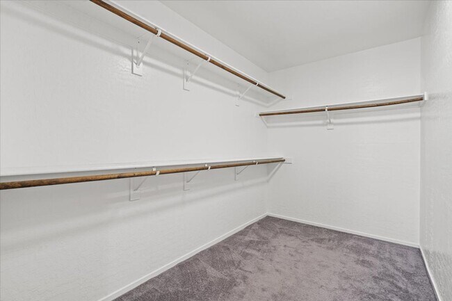 Building Photo - Gorgeous 3 Bed 2.5 Bath Home with Modern Feel