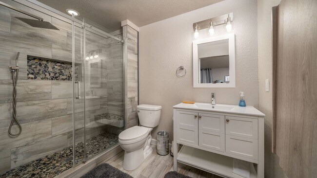 Building Photo - Furnished Rental in the Spring Creek Neighborhood