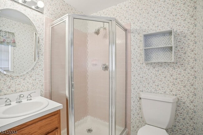 Building Photo - 2 Eisenhower Rd