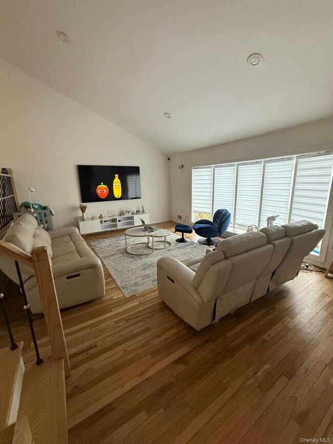 Building Photo - 23 Geoffrey Ln