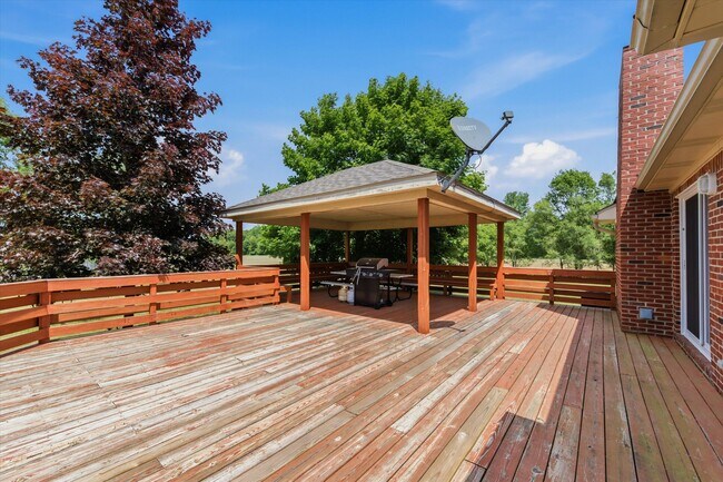 Building Photo - 5700 W M 36