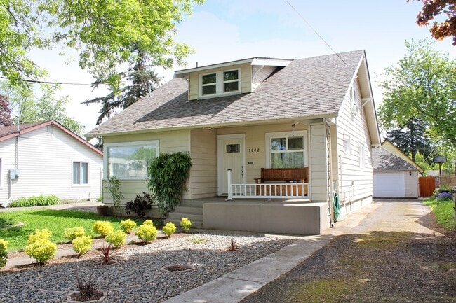 Building Photo - 5002 SE 97th Ave