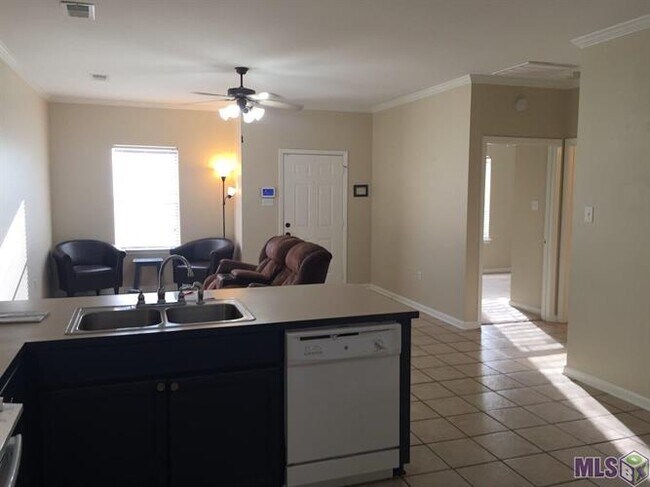 Building Photo - 9139 Pecan Tree Dr