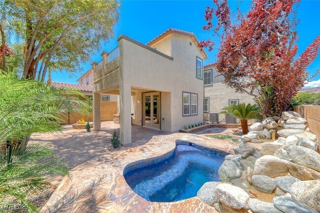 Building Photo - 708 Point Bluff St