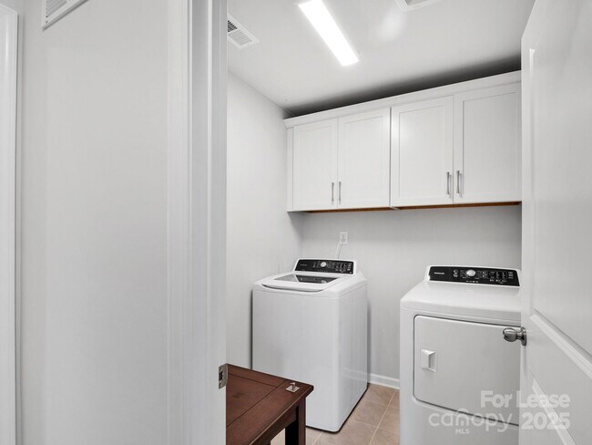 Building Photo - 1034 Lyndon Station Dr