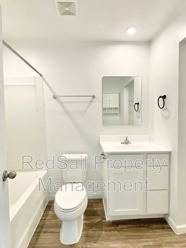 Building Photo - 22 Manilla Cir