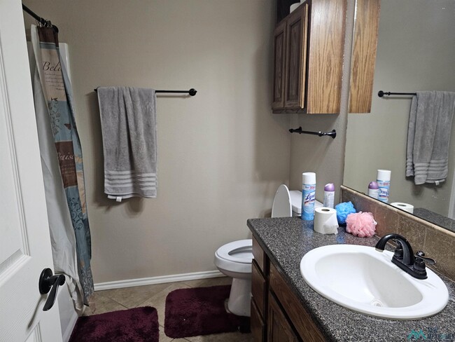 Building Photo - 2214 Boxwood Cir