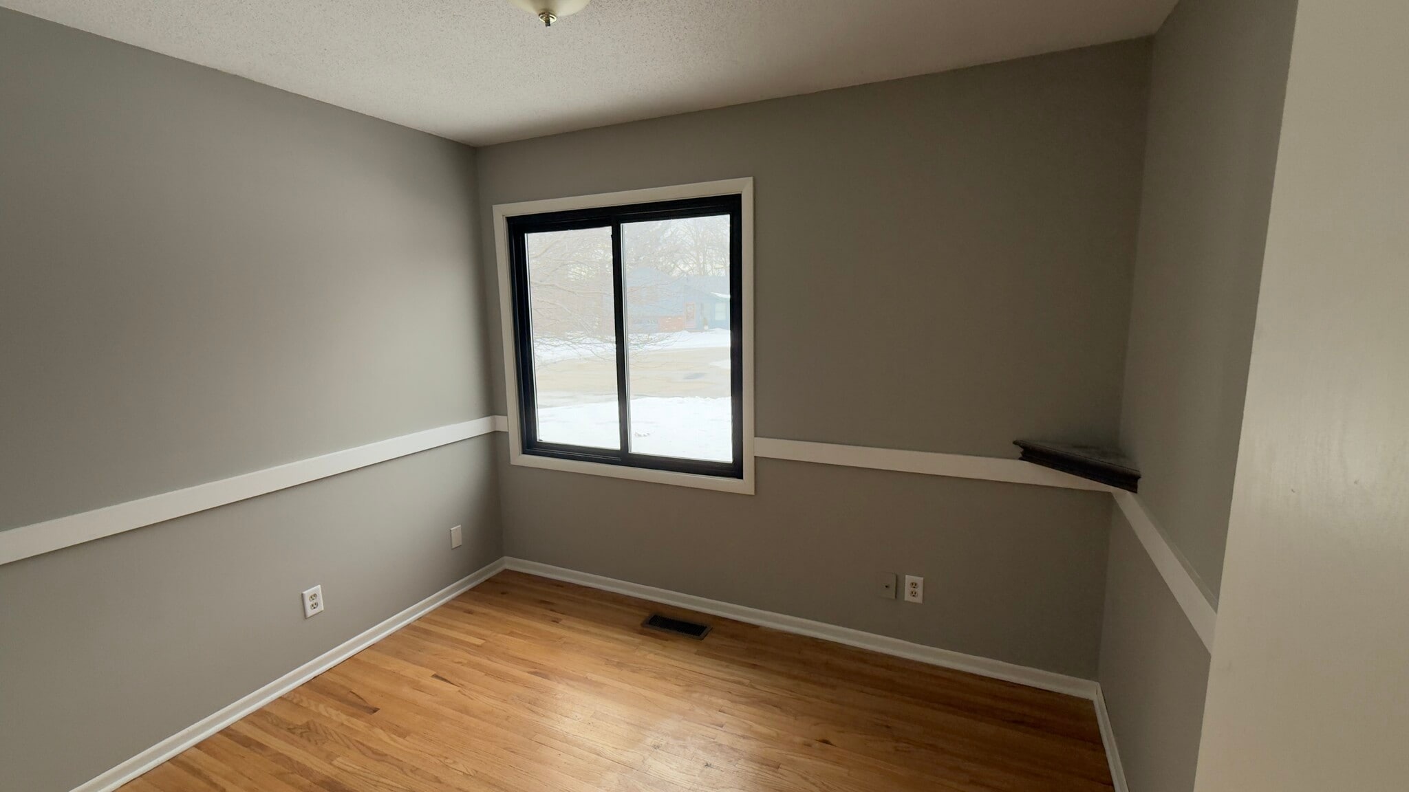 Bed 2 - 112010 Faber Ln