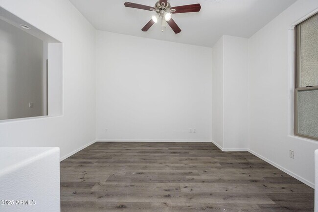 Building Photo - 3816 S Nantucket Dr