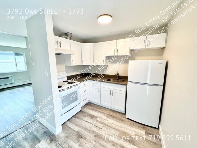 Building Photo - 3793 Oak St