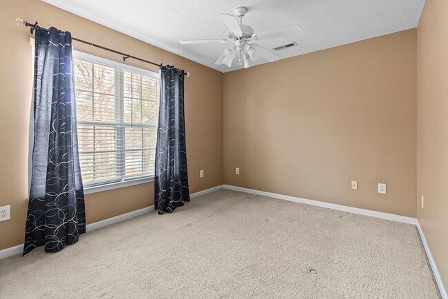 Building Photo - Chadbury House