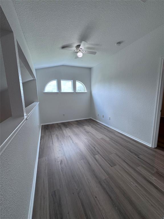 Building Photo - 1800 Honey Creek Ln