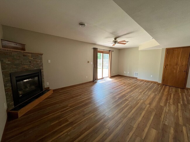 Building Photo - Beautiful 4 Bedroom 3 Bath Home in Cloquet...