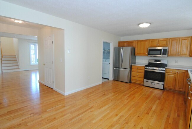 Building Photo - 68 Georgetown Dr