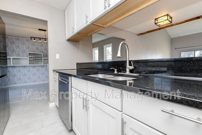 Building Photo - 5305 NW 91st Ct