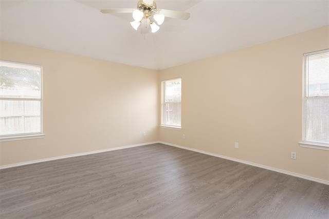 Building Photo - 733 Windridge Ln