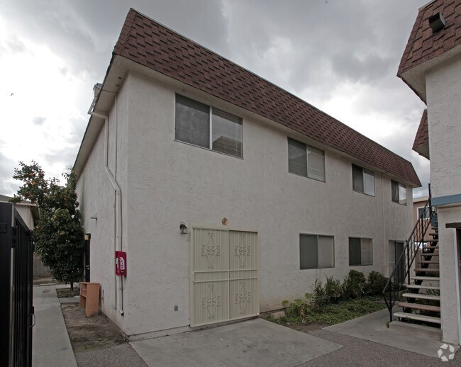 Building Photo - 7132 Fenway Dr