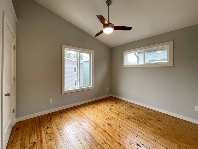 Building Photo - 57 W Cascade St