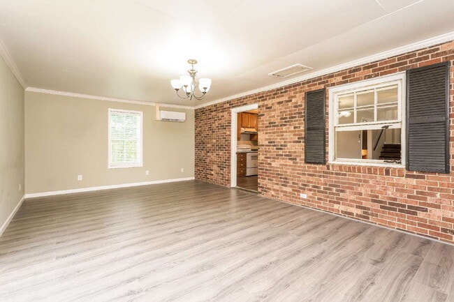 Building Photo - 3-Bed Plus 2 Bonus Rooms with Large Yard!