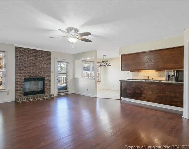 Building Photo - 6466 Brookshire St