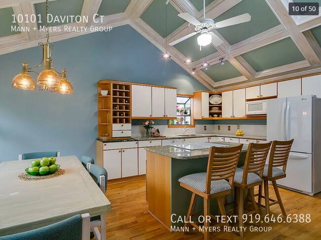 Building Photo - 10101 Daviton Ct