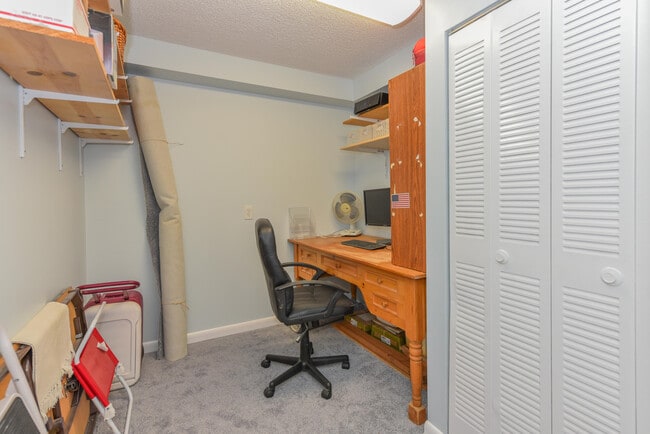 Building Photo - 601 S Seas Dr