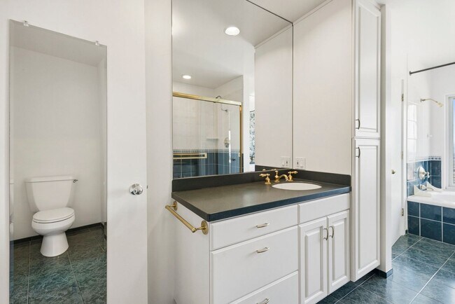 Building Photo - 45 Graystone Terrace