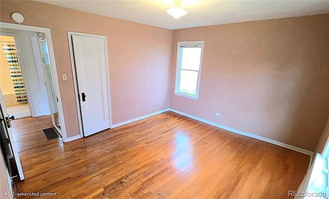 Building Photo - 916 Custer Ave