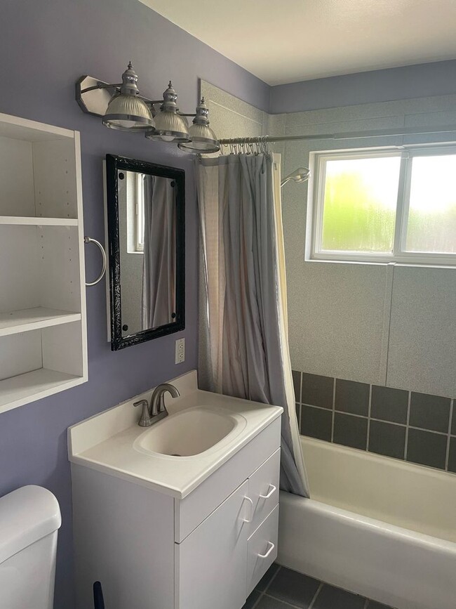 Building Photo - SAN JOSE - Well Maintained 3/2 In A Quiet ...