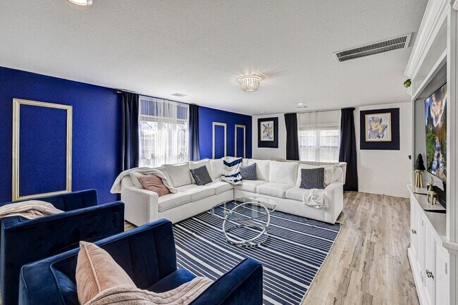 Building Photo - 1702 Campos Ct