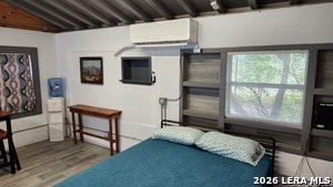 Building Photo - 560 Mountain Dr