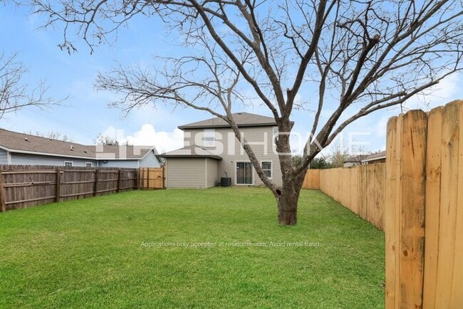 Building Photo - 1703 Red Cloud Dr