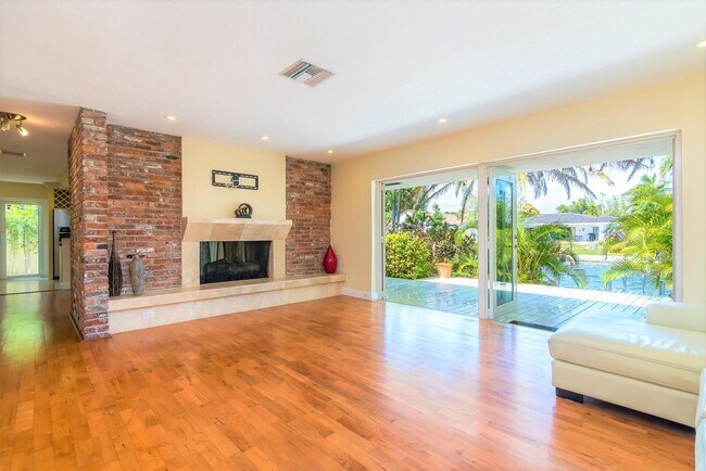 Building Photo - Northeast 16th Street, Fort Lauderdale, FL 33304 - 3 BR 3 BA single-family home