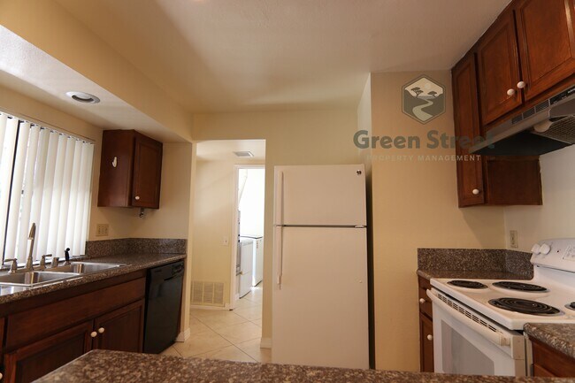 Building Photo - 3843 Camino Lindo