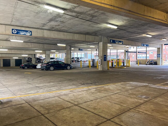Building Photo - 3,400 SQFT CONDO IN DOWNTOWN CHAMPAIGN W/ ...