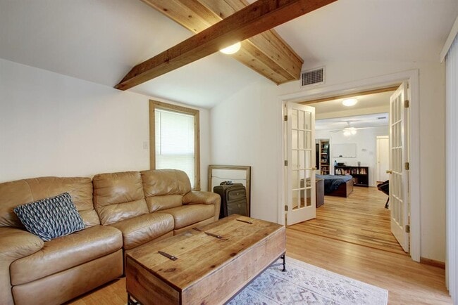 Building Photo - 603 Zennia St