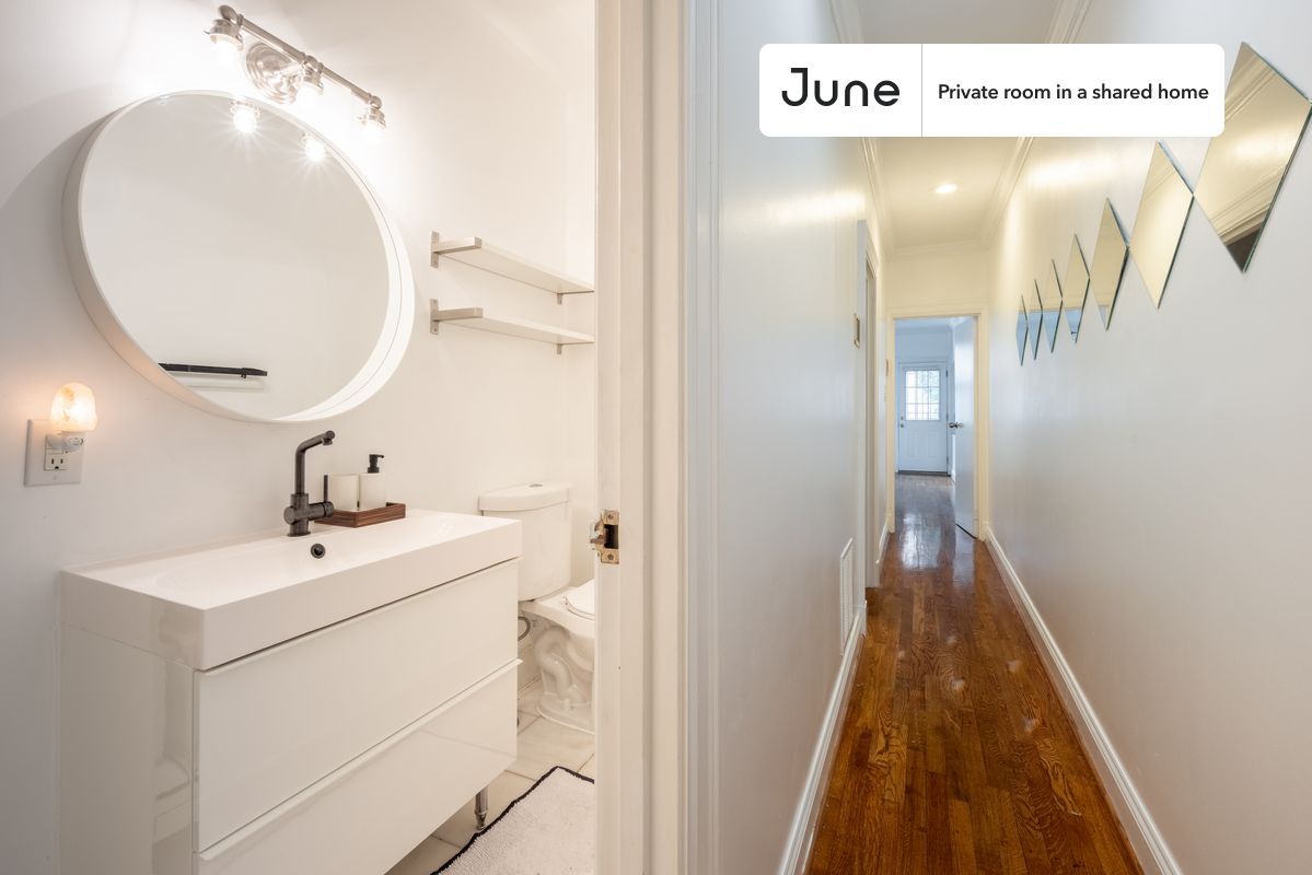 Building Photo - Room in Shared 3 bed/1 bath home