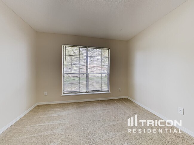 Building Photo - 2627 5 Forks Ct