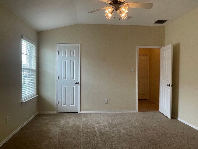 Building Photo - 3 BEDROOM, BELTON ISD
